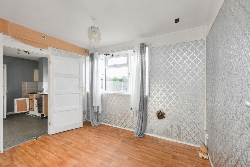 Property photo 3 of 13 20251001045401_Dsc_0203_Lne73.Jpg