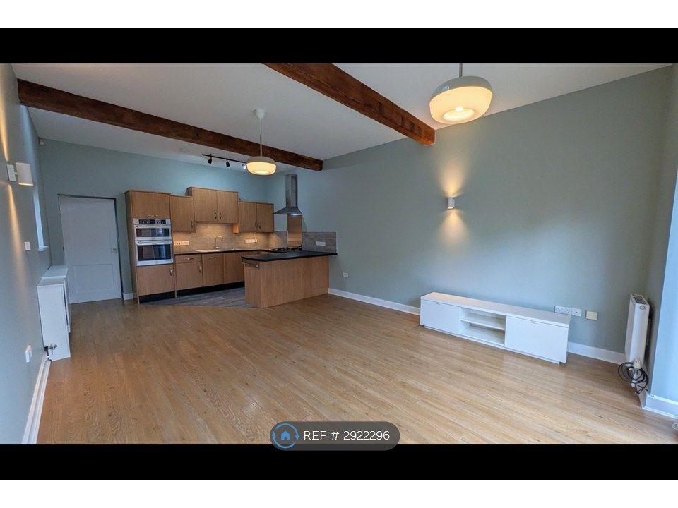 Property photo 3 of 15 Lounge