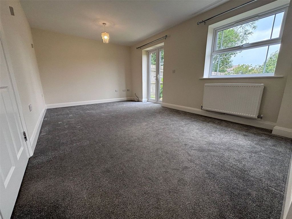 Property photo 3 of 15 Picture No. 12