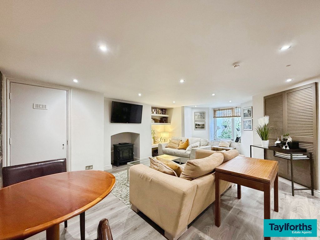 Property photo 2 of 26