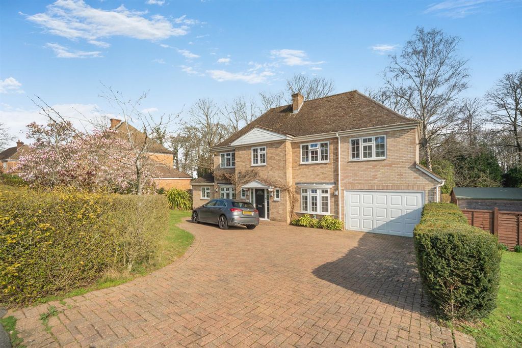 Property photo 1 of 31 8681013-Exterior12.Jpg