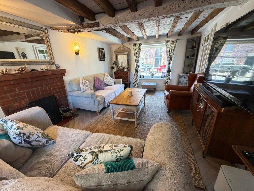 Property photo 3 of 19 Sitting Room