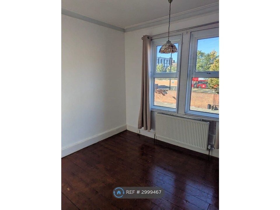 Property photo 2 of 12 Upstairs Bedroom 1