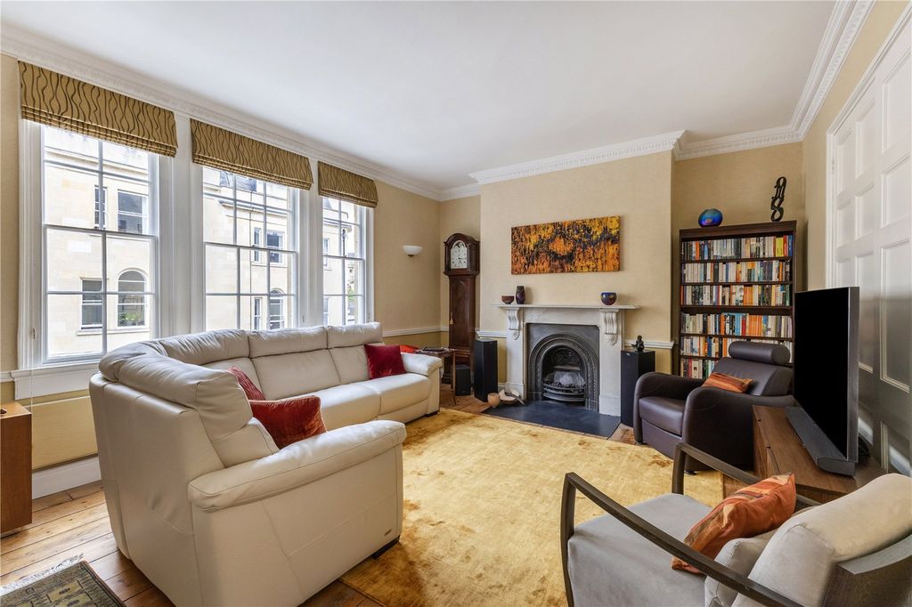 Property photo 3 of 26 Drawing Room