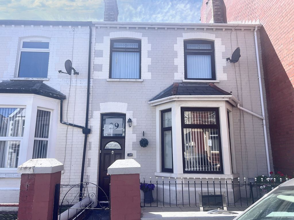 Property photo 1 of 32