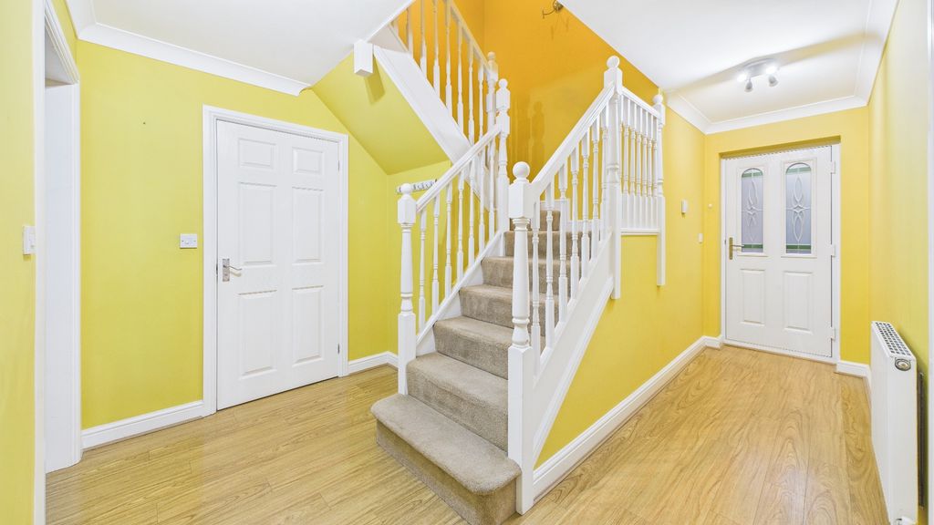 Property photo 2 of 29 4795917