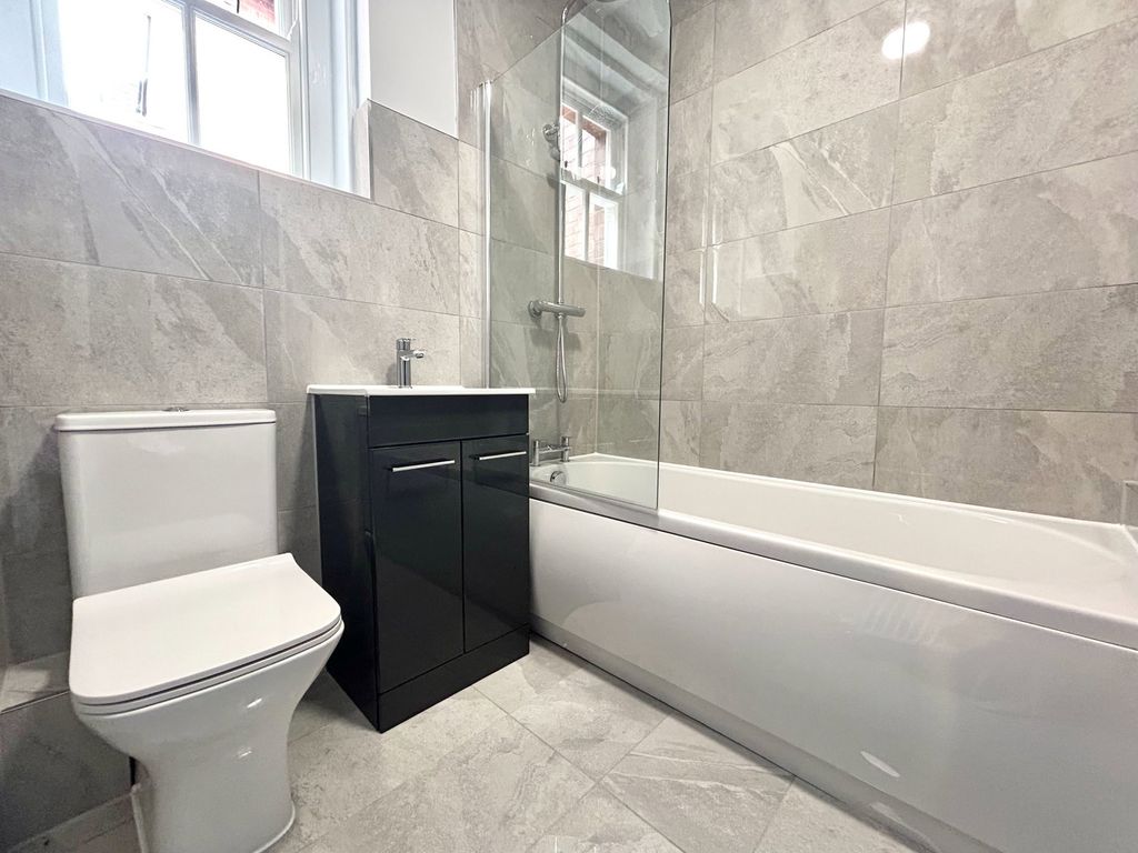 Additional image 13 of 2 bed flat for saleVicar Street, Sedgley, Dudley DY3