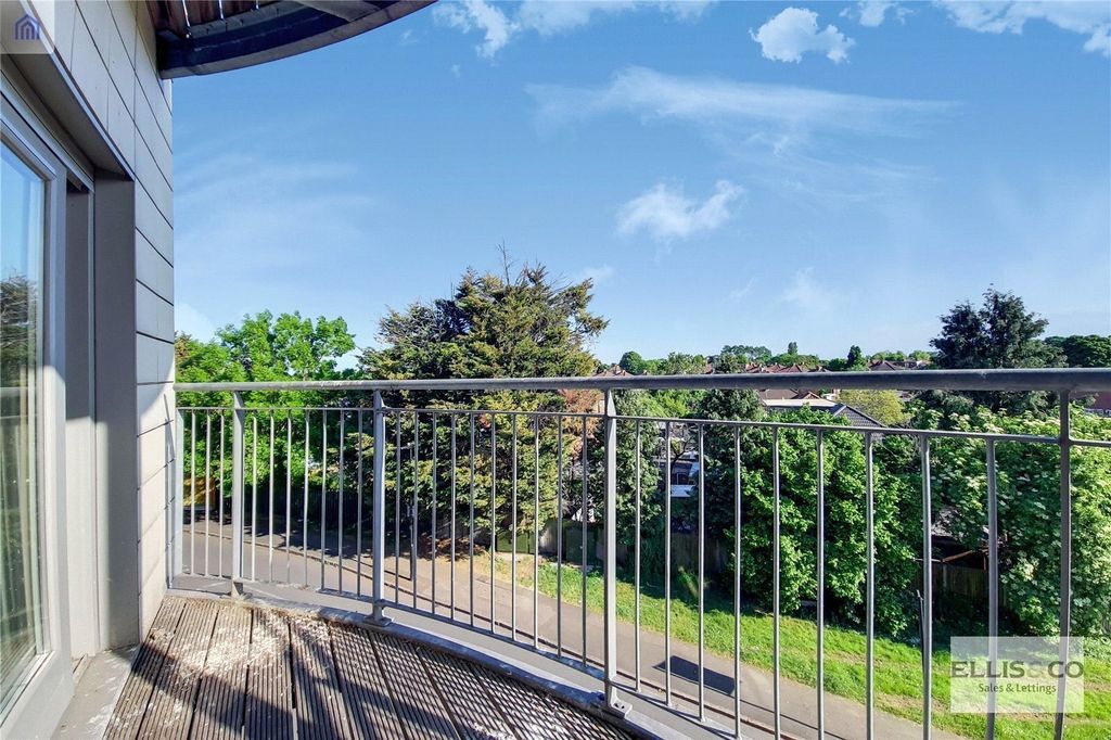 Property photo 3 of 10 Picture No. 05