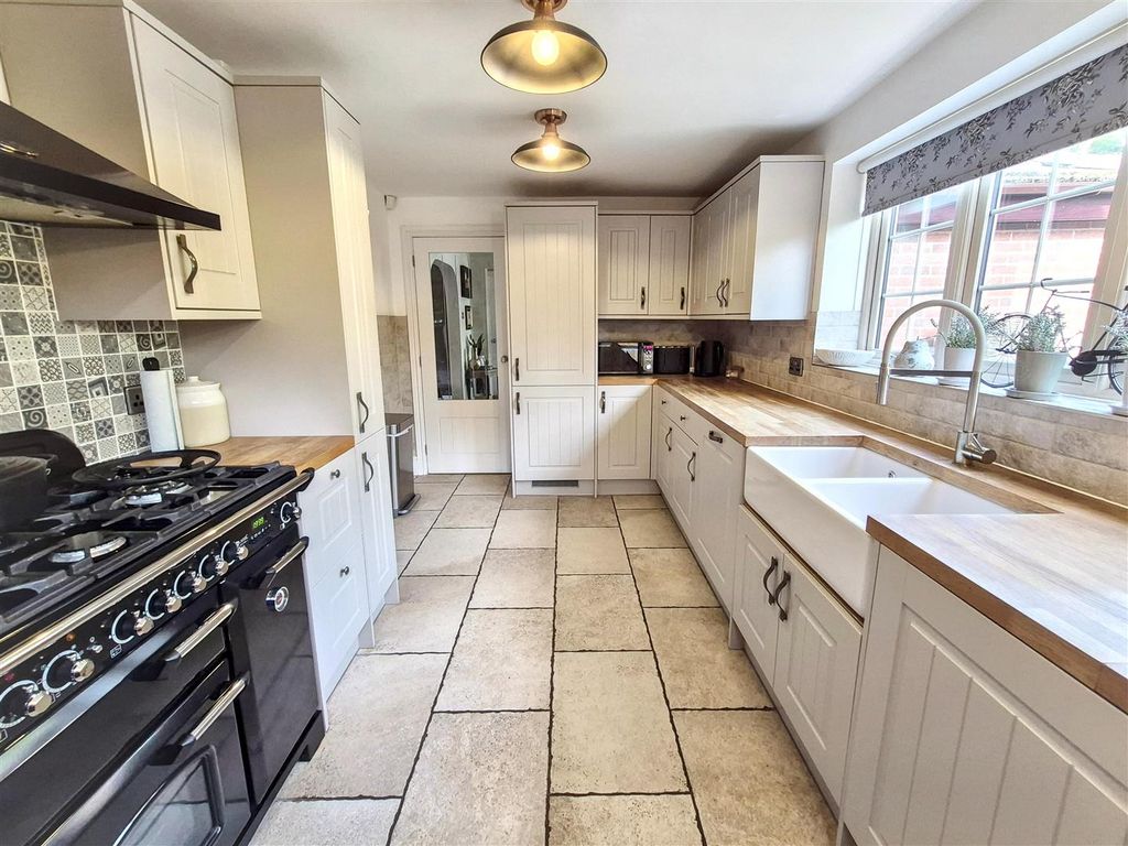 Property photo 2 of 60 Kitchen