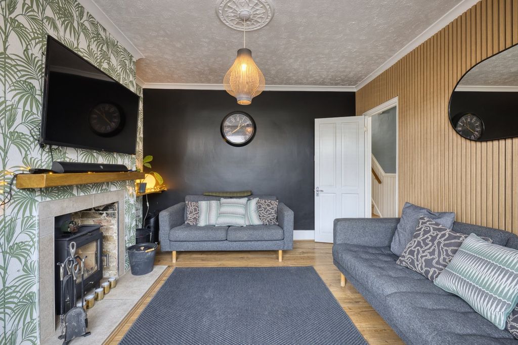 Property photo 2 of 17 Picture 2