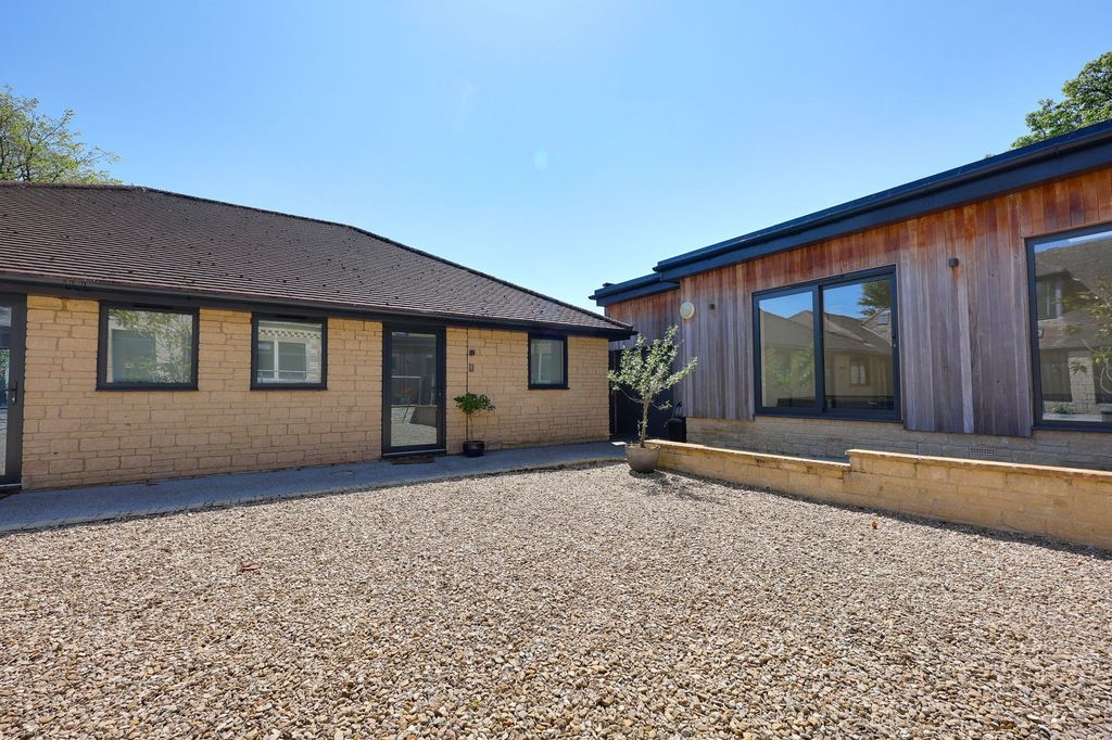 Property photo 1 of 29