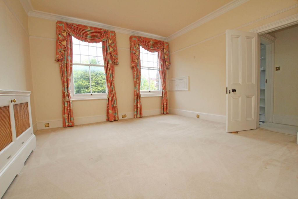 Property photo 3 of 23