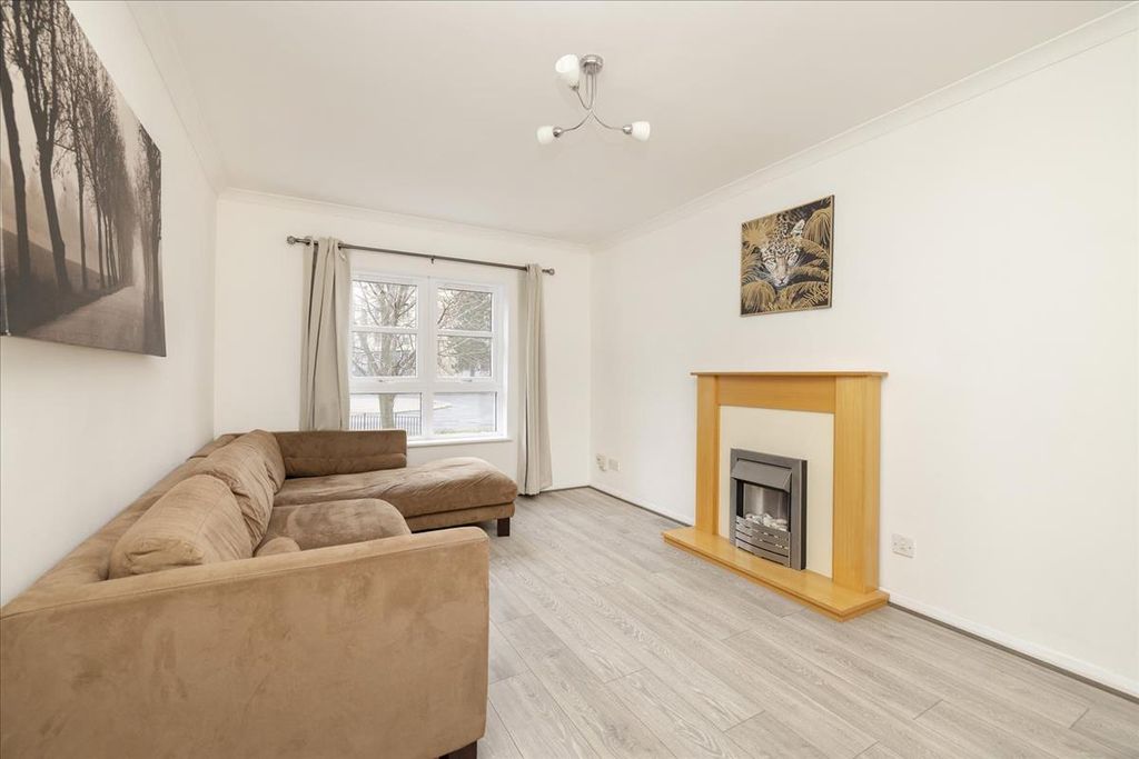 Property photo 2 of 22