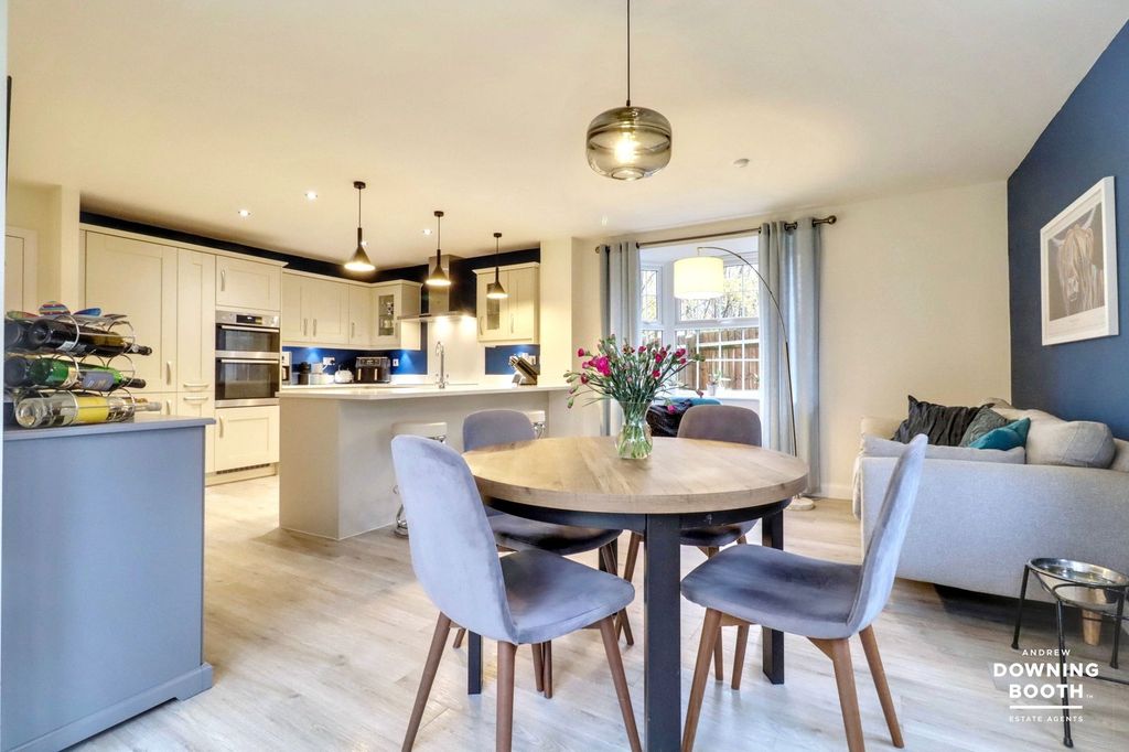 Property photo 3 of 38