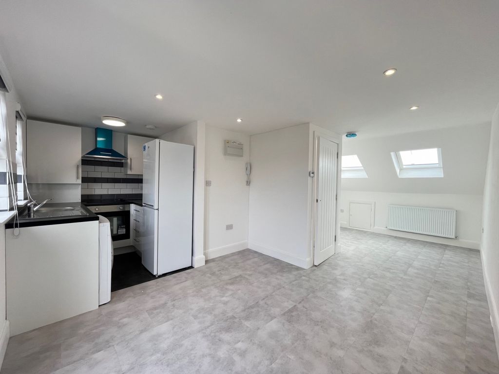Property photo 2 of 6 3