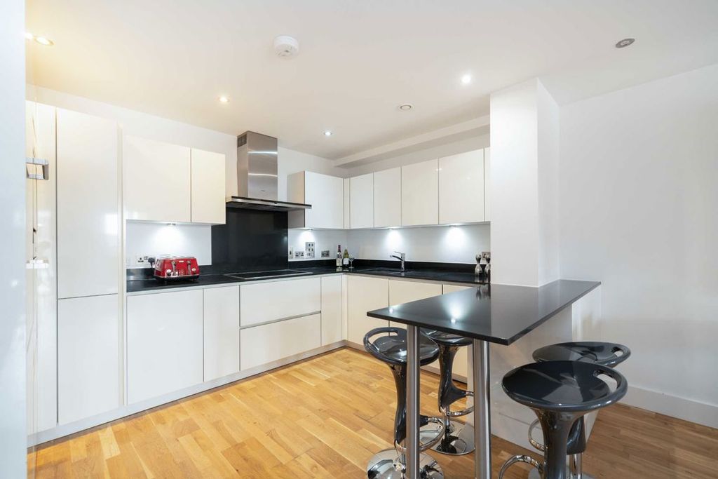 Property photo 3 of 9