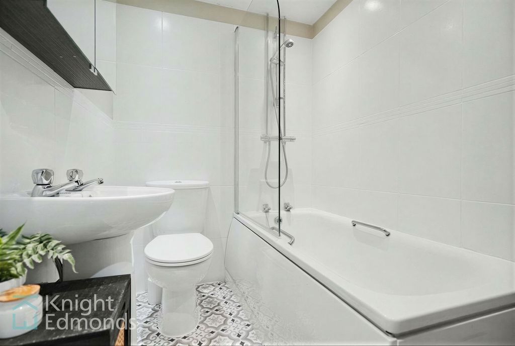 Property photo 3 of 13 Bathroom