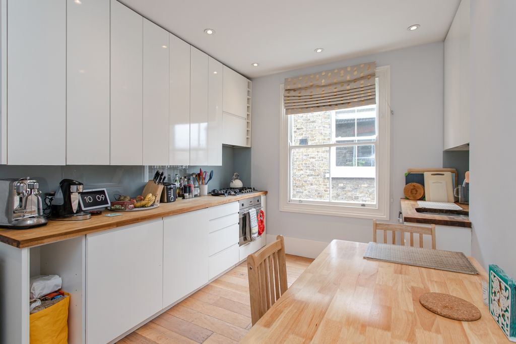 Property photo 3 of 11 57A Wix's Lane-9