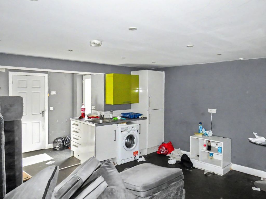 Property photo 3 of 18