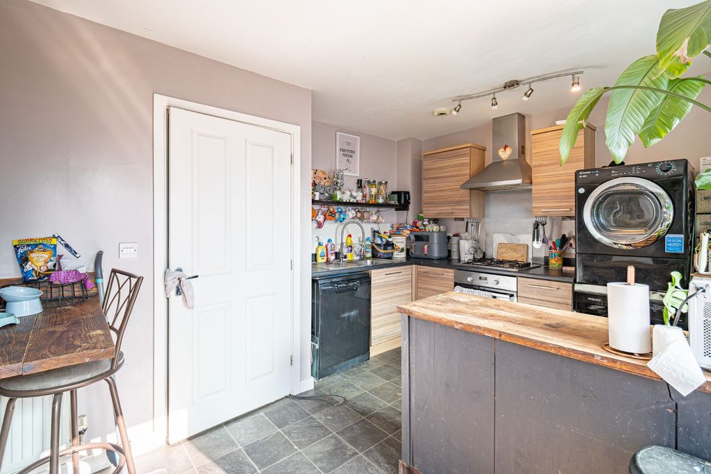 Property photo 3 of 14 5369364