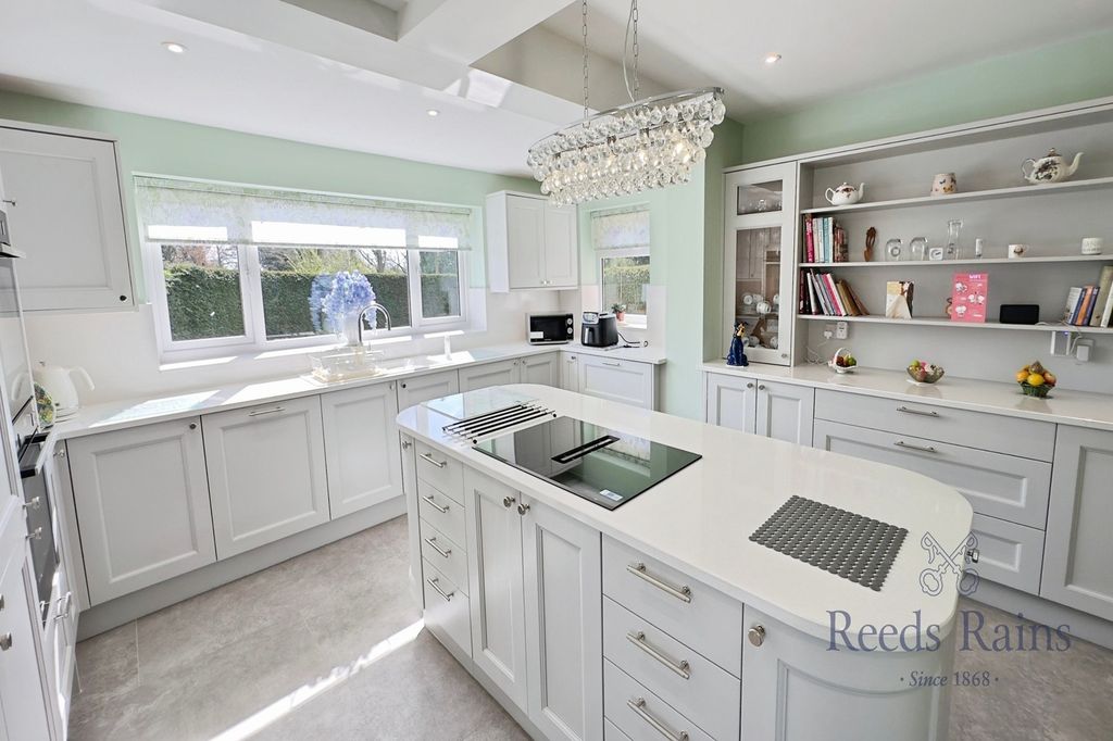 Property photo 3 of 42 Kitchen