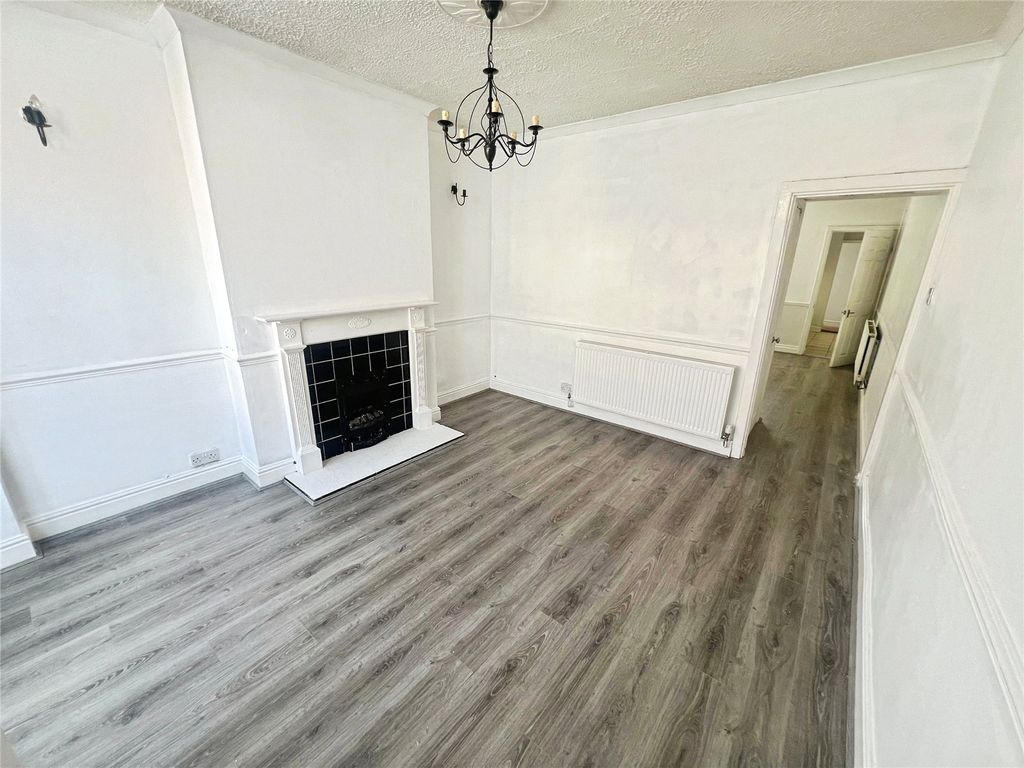 Property photo 2 of 9 Lounge