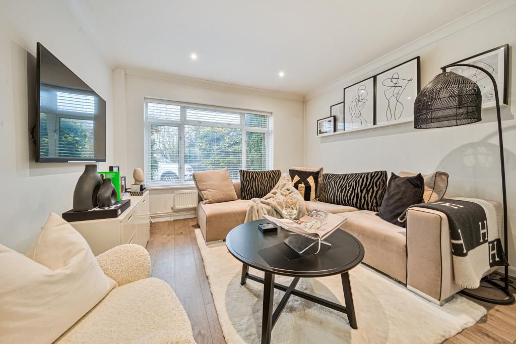 Property photo 2 of 20 Reception