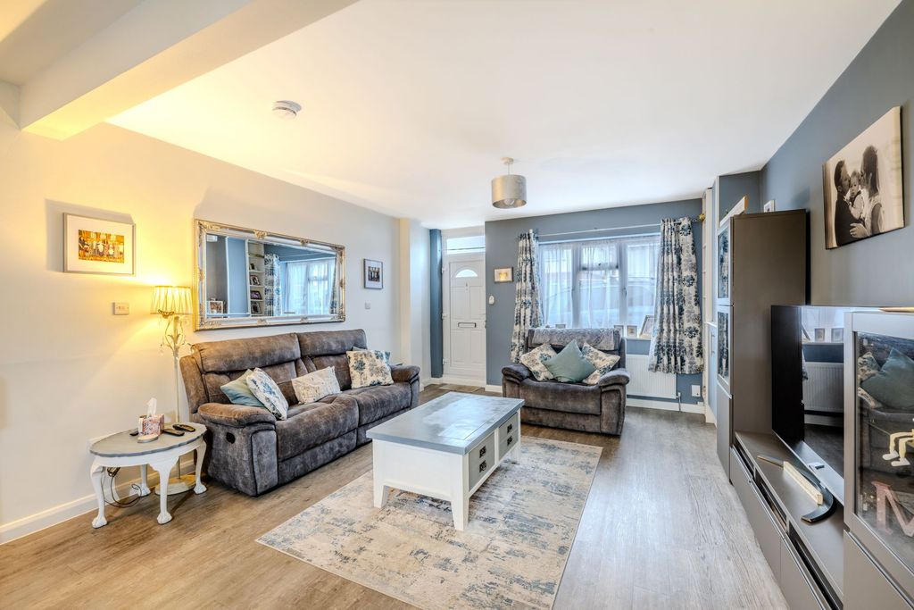 Property photo 2 of 12