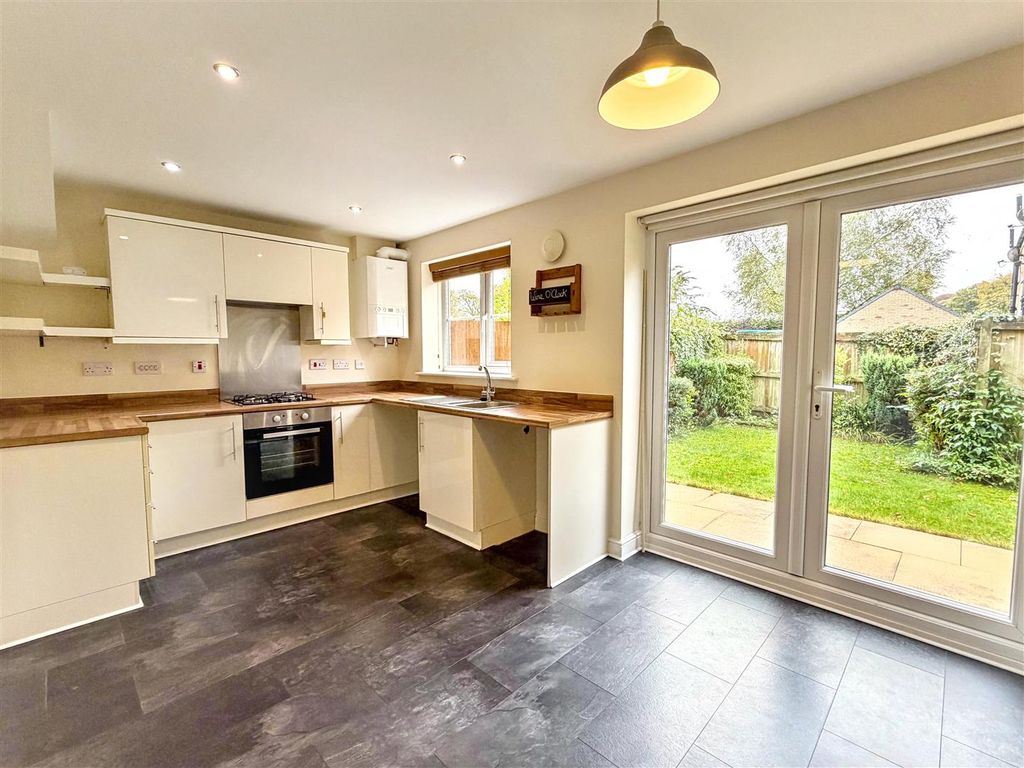 Property photo 3 of 20 Kitchen Diner
