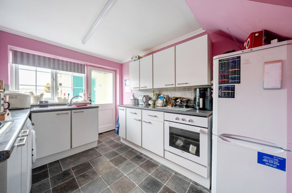 Property photo 3 of 10 1449149-9-69E6Bee44A60B