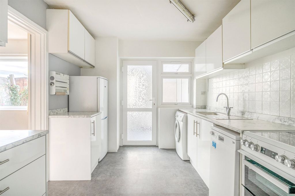 Property photo 3 of 21 Picture No. 04