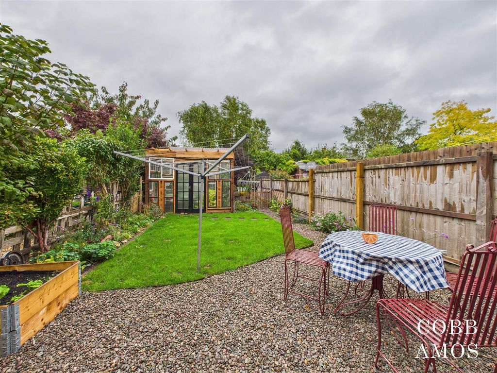 Property photo 3 of 32 Cam02803G0-Pr0231-Still010.Jpg