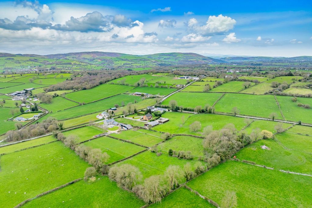 Property photo 2 of 27 Picture No. 07