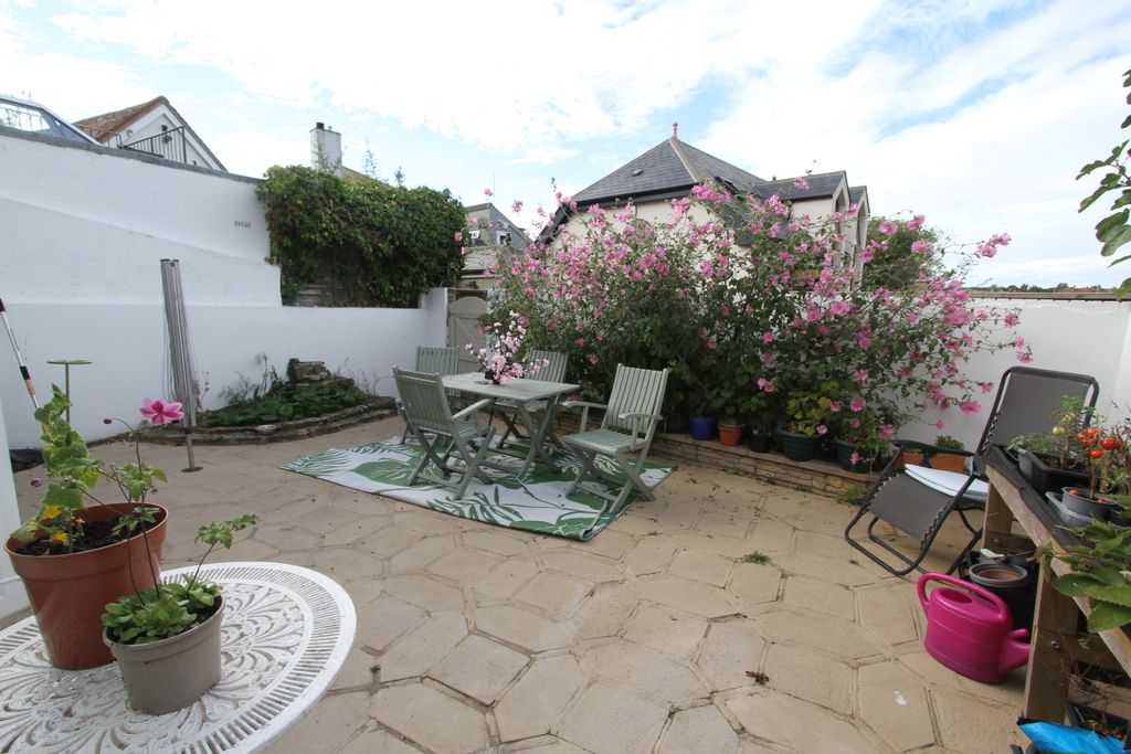 Property photo 2 of 15