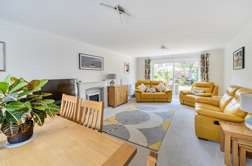 Property photo 3 of 25 1493580-2-6A54Eb9...