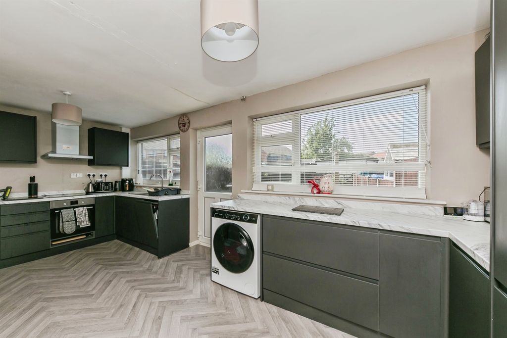 Property photo 3 of 15 Refitted Kitchen Diner: