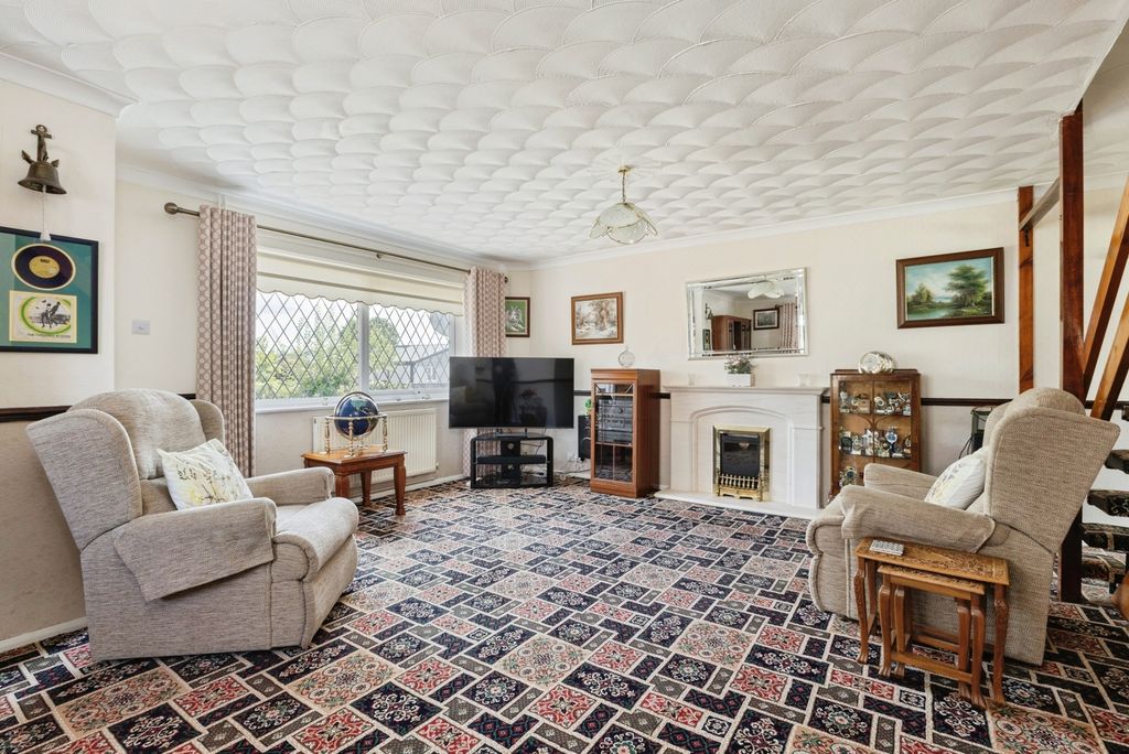 Property photo 3 of 18 Pbox-Img.Jpg