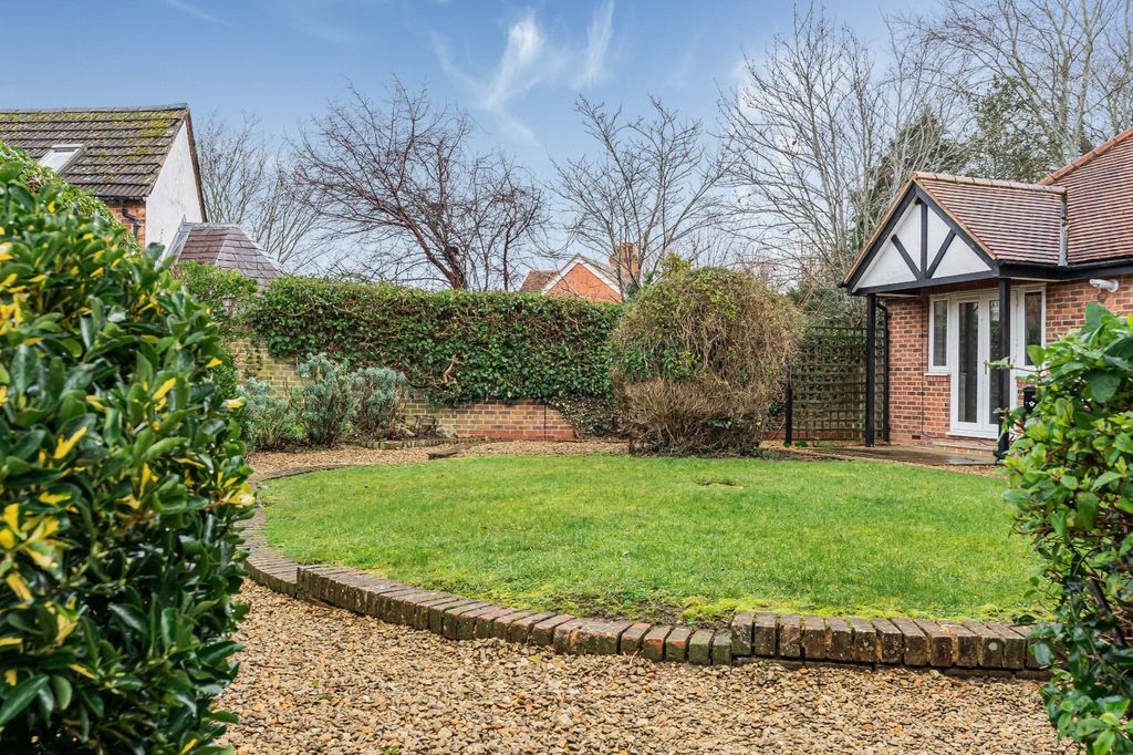 Property photo 3 of 9 Front