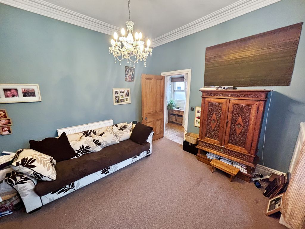 Property photo 3 of 31