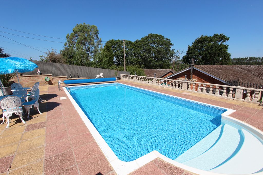 Property photo 2 of 41 Img_5999A