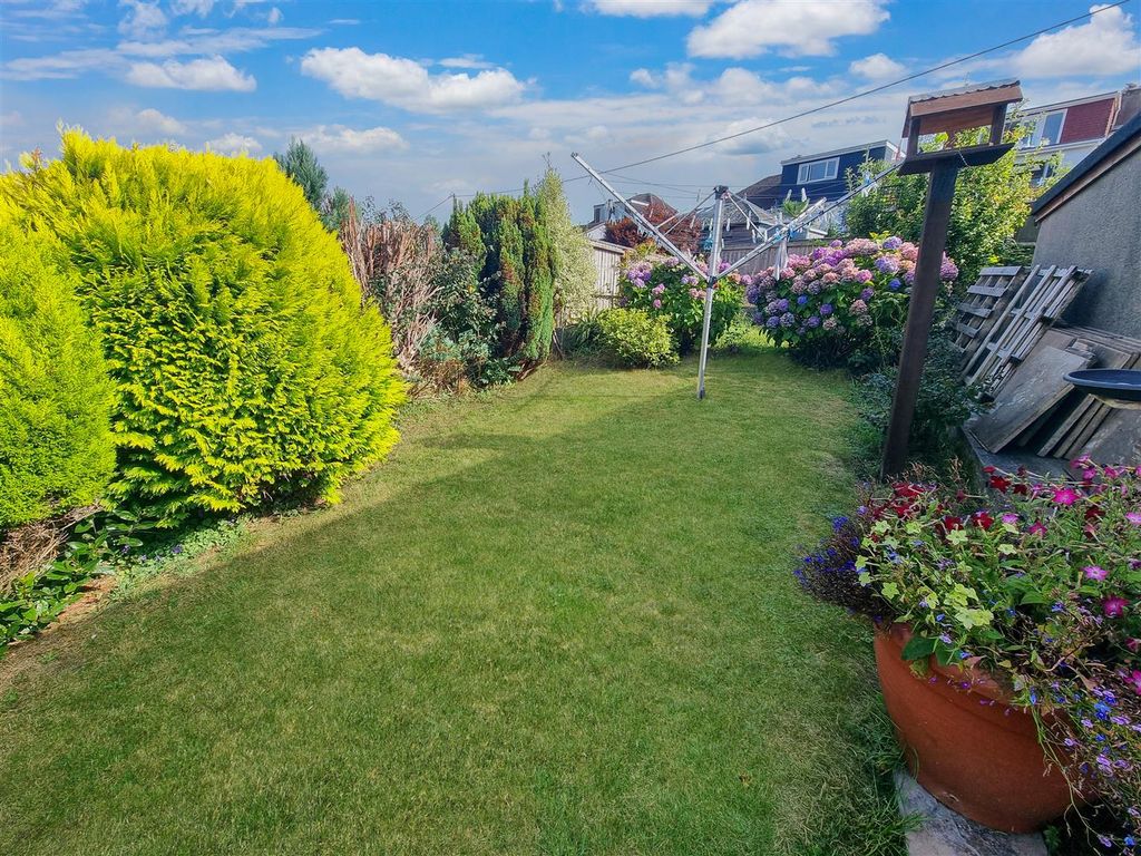 Property photo 2 of 13 78063.Jpg