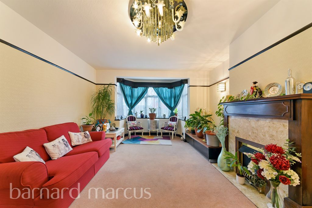 Property photo 3 of 18