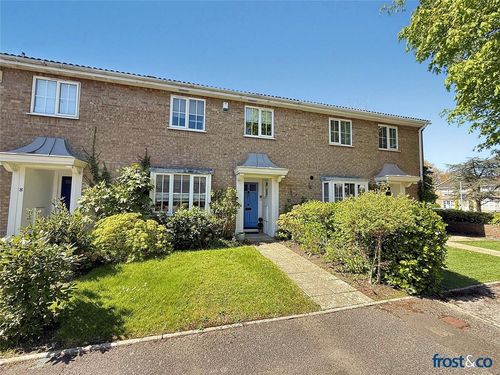 Property photo 1 of 18 Waterford Close