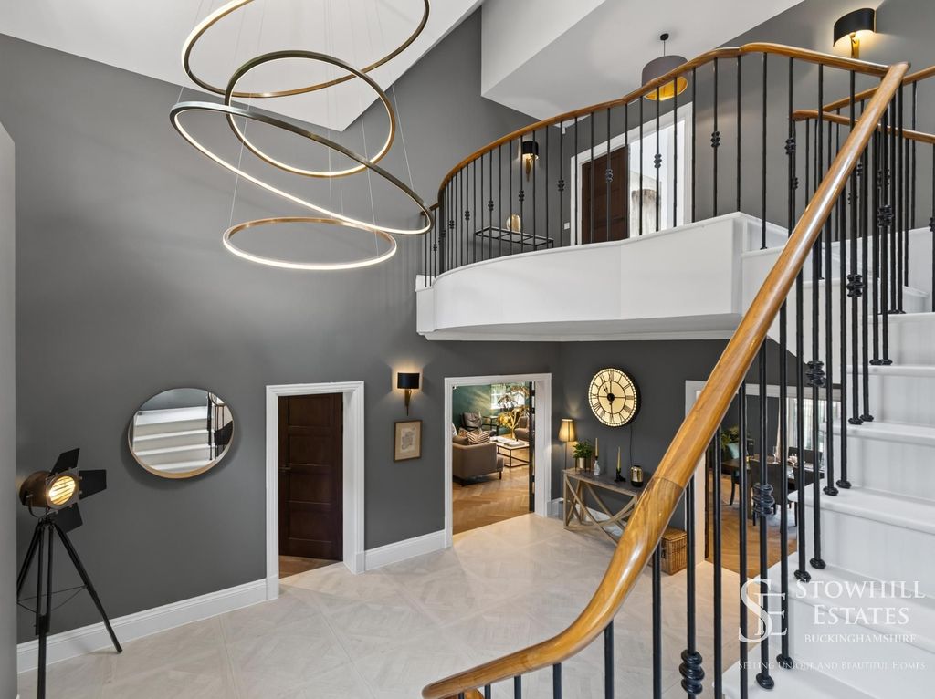 Property photo 3 of 41 Staircase