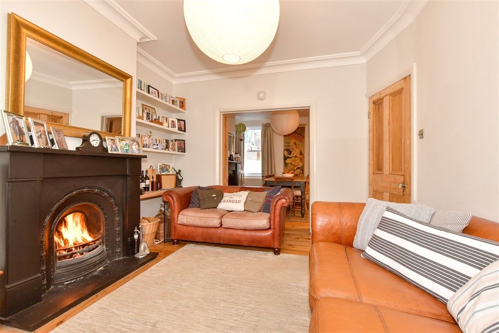 Property photo 3 of 14 Lounge