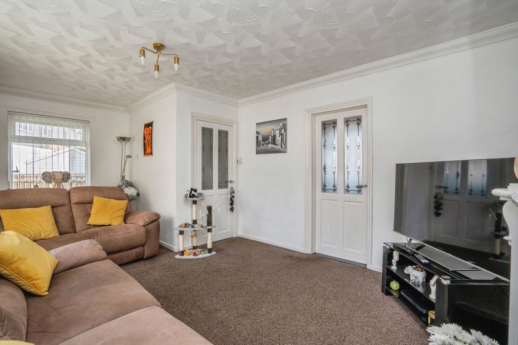 Property photo 3 of 17 Photo