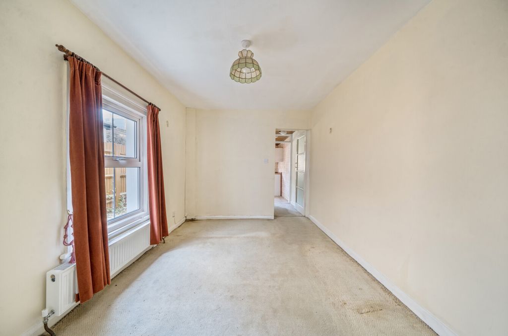 Property photo 3 of 19 1349984-11-68c042...