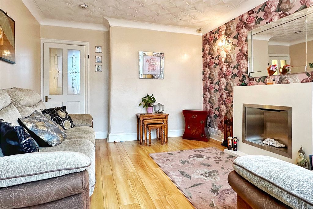 Property photo 3 of 15 Living Room