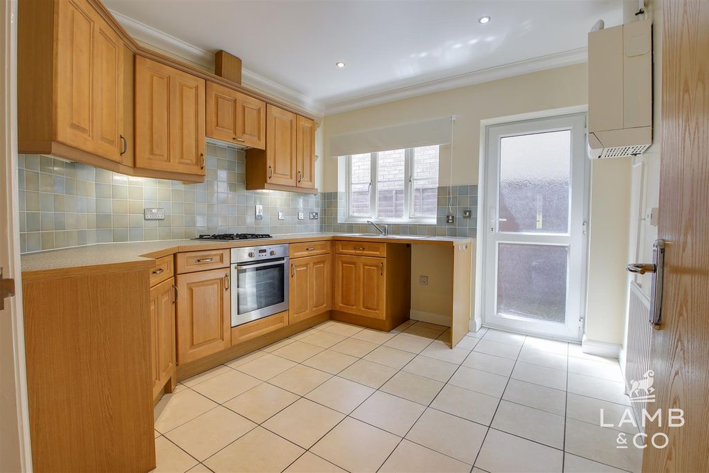 Property photo 2 of 14