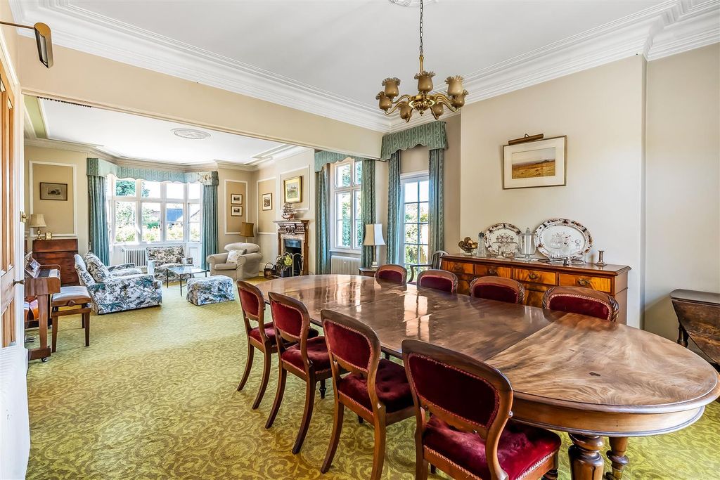 Property photo 2 of 19 Eastwick-House-10.Jpg